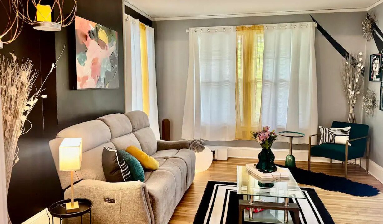 Photo of Livingroom in Albany