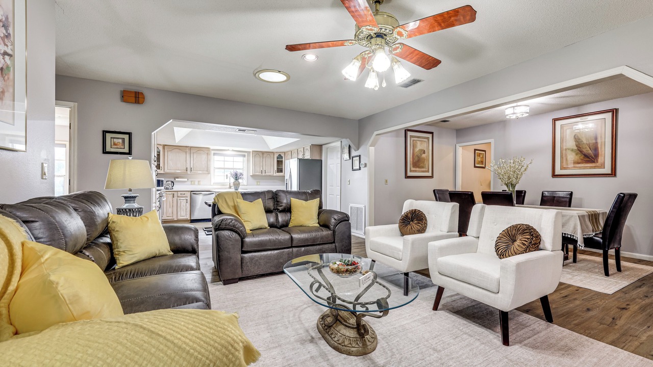 Photo of Livingroom in Edgar