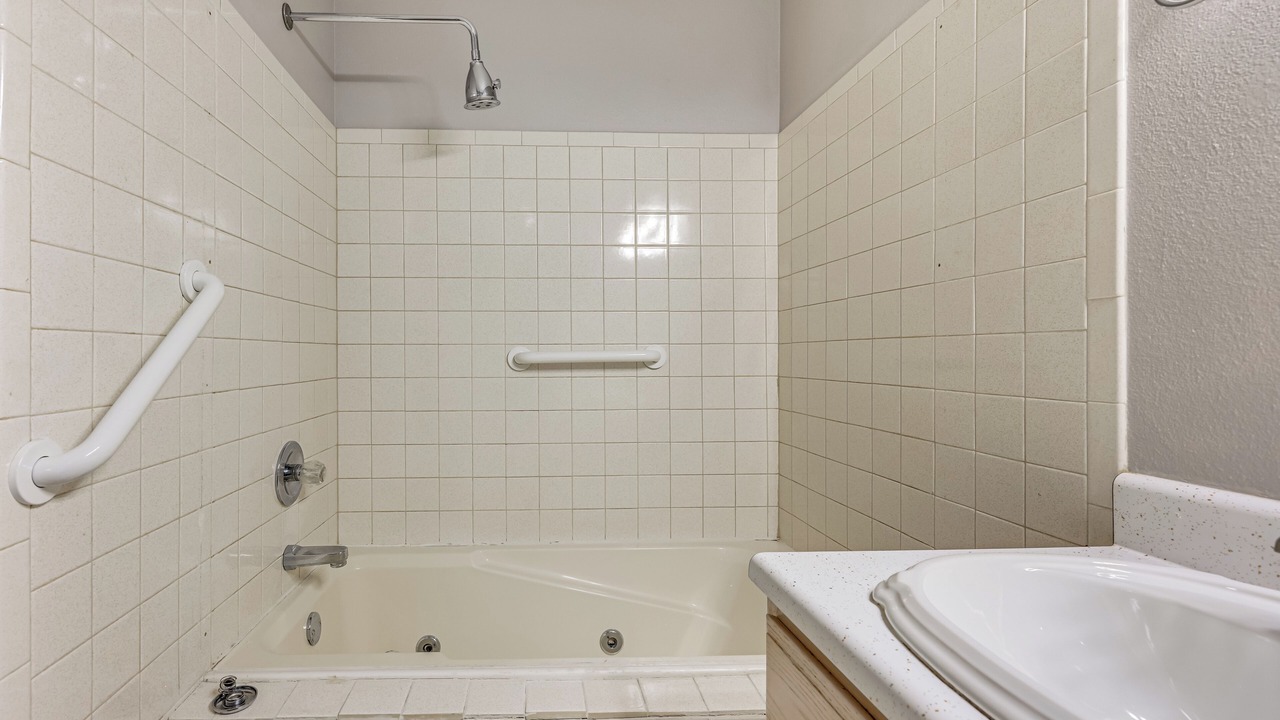 Photo of Bathroom in Edgar