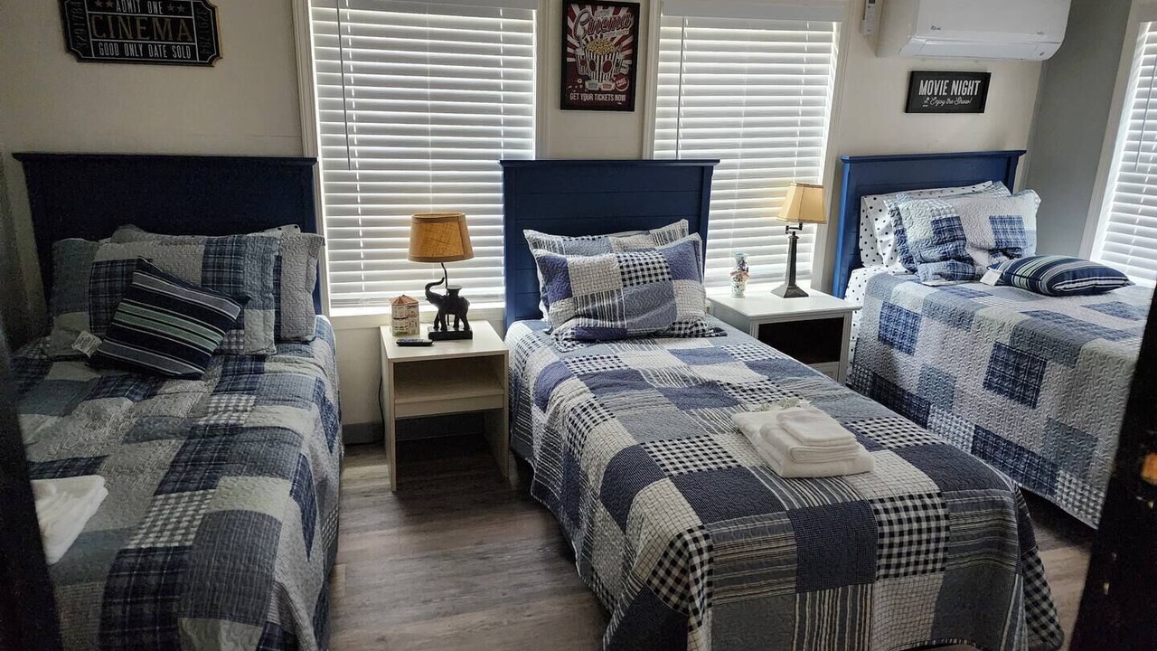 Photo of Bedroom in Many