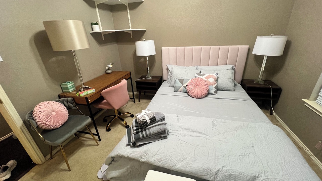 Photo of Bedroom in Allen