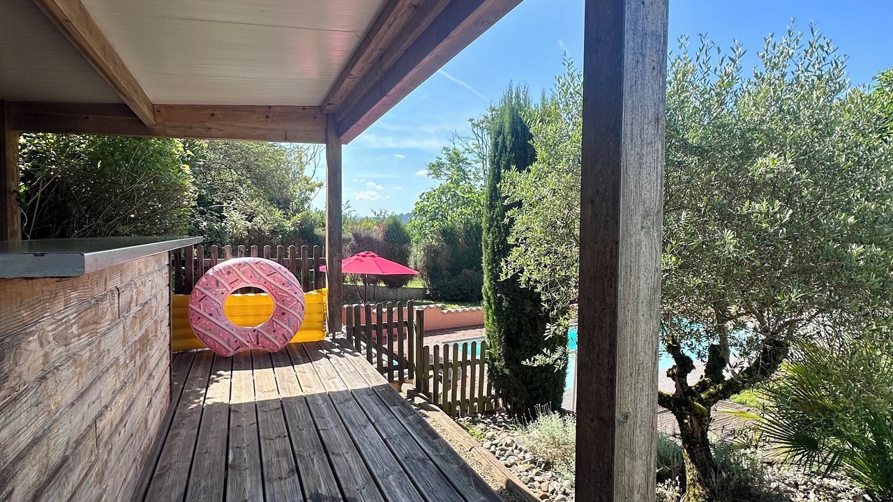 Photo of Patio Balcony in Brive-la-Gaillarde