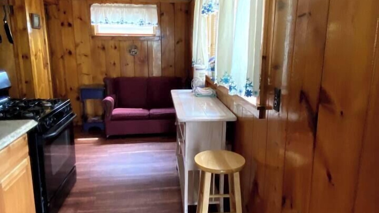 Photo of Bedroom in Beach Lake