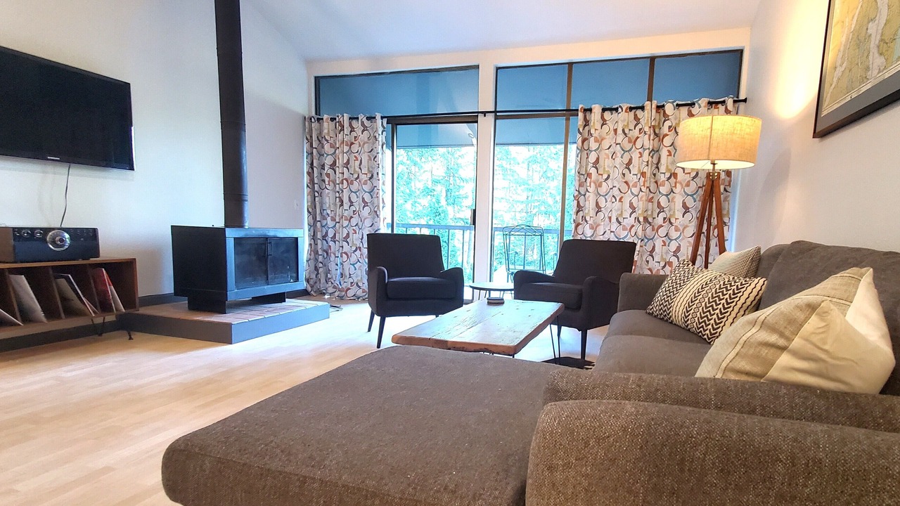 Photo of Livingroom in Grass Lawn