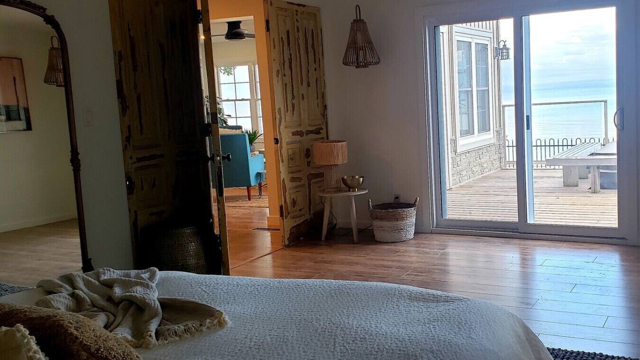 Photo of Bedroom in Crystal Beach