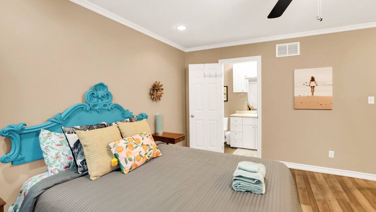 Photo of Bedroom in Crystal Beach
