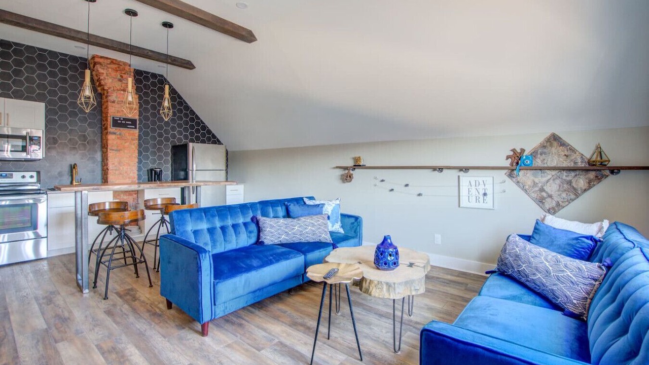 Photo of Livingroom in Downtown Niagara Falls