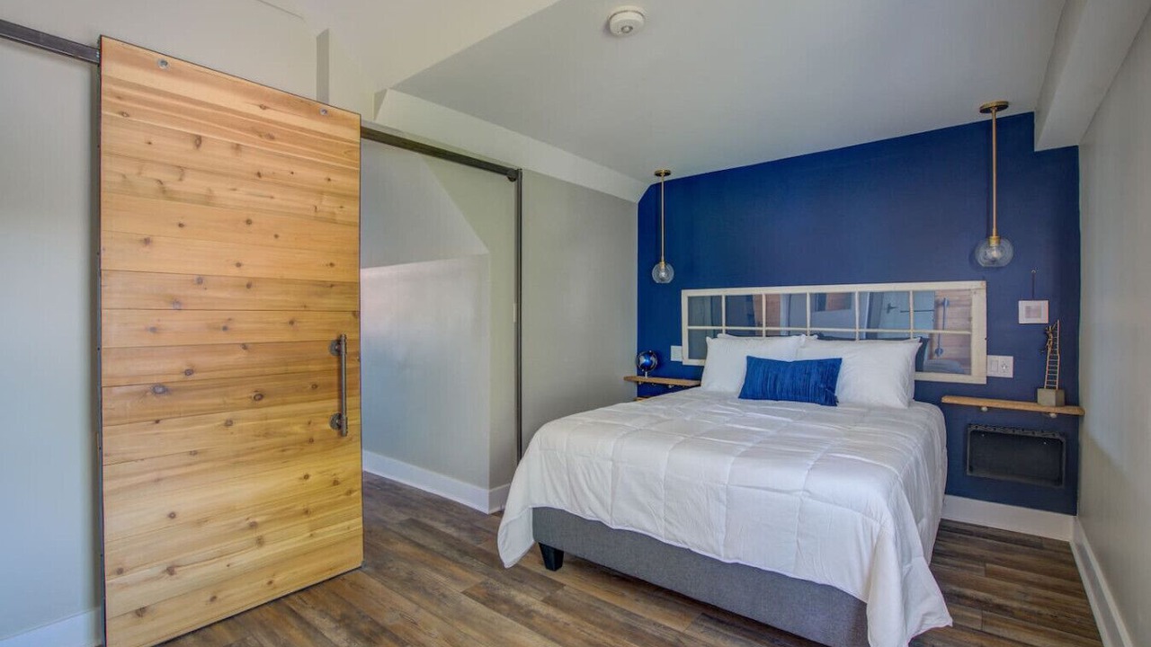 Photo of Bedroom in Downtown Niagara Falls