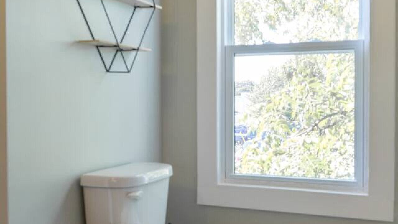 Photo of Bathroom in Downtown Niagara Falls