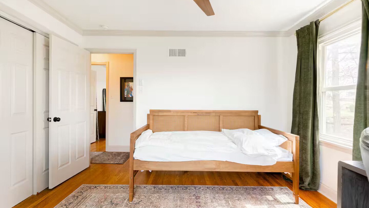Photo of Bedroom in Des Peres