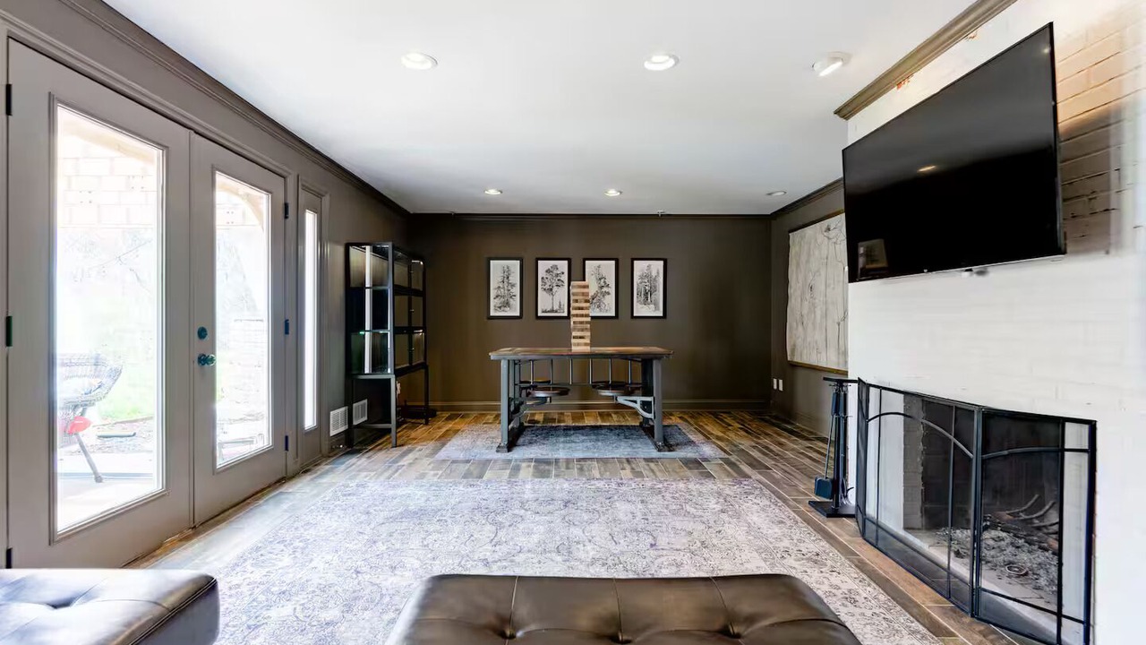 Photo of Livingroom in Des Peres
