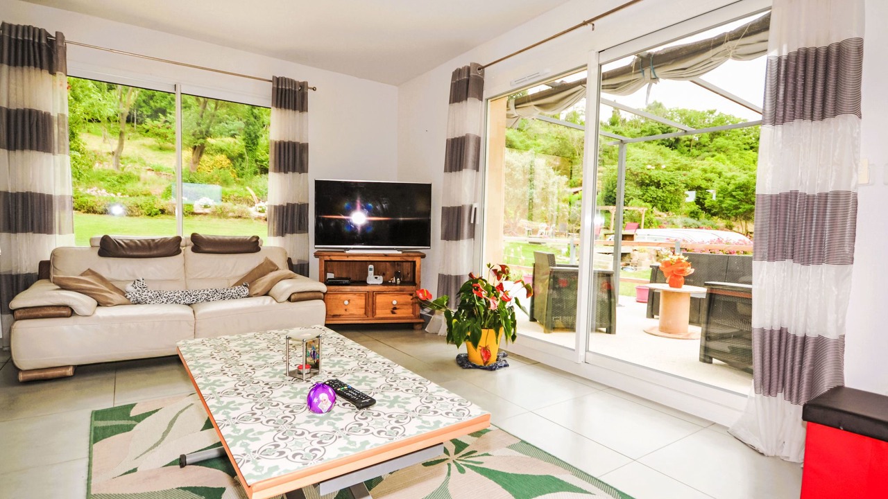 Photo of Livingroom in Etoile-sur-Rhone