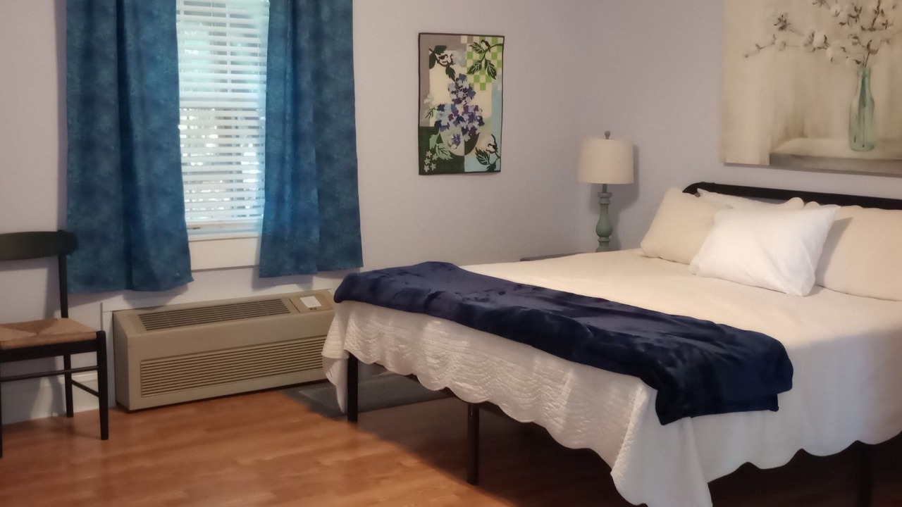Photo of Bedroom in Clinton