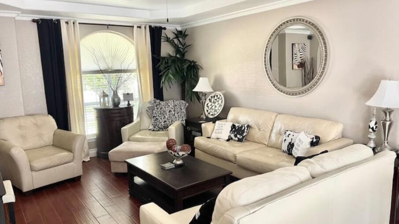 Photo of Livingroom in Eagle Pass