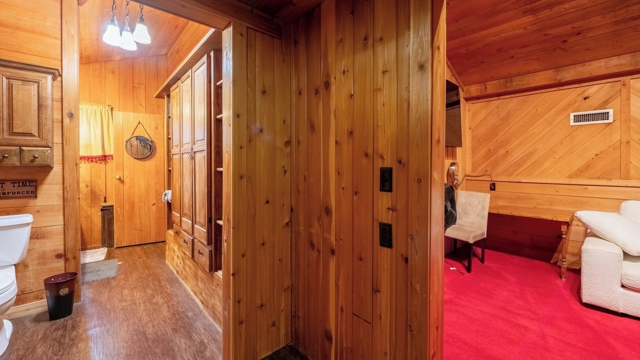 Photo of Bathroom in Skippers