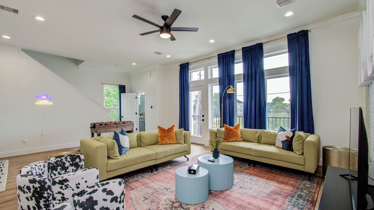 Photo of Livingroom in Greater Third Ward