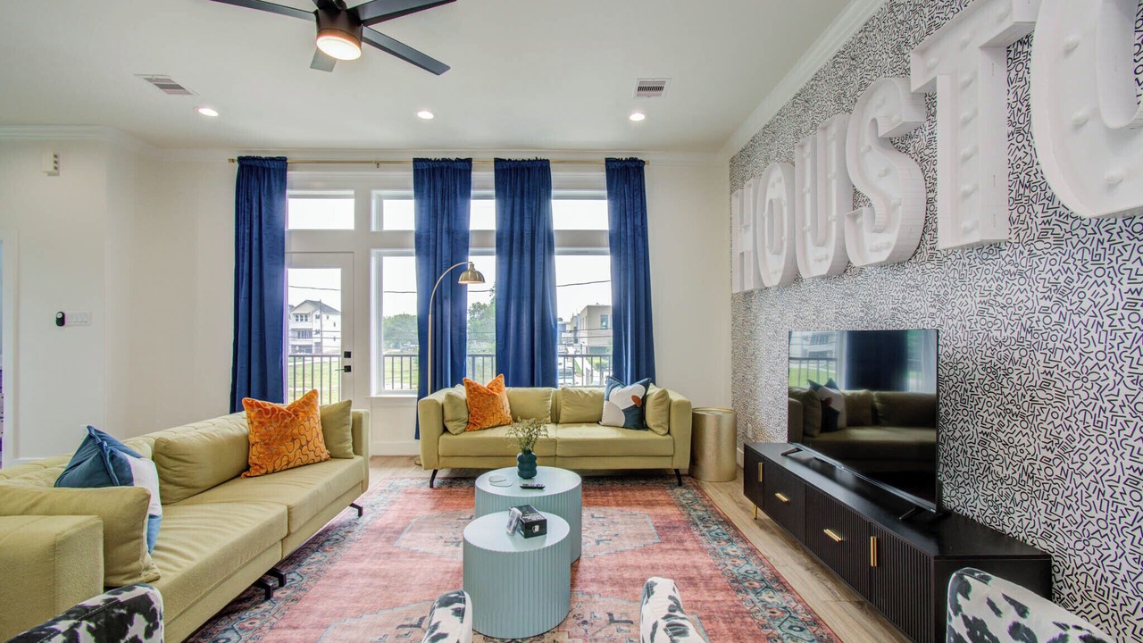 Photo of Livingroom in Greater Third Ward