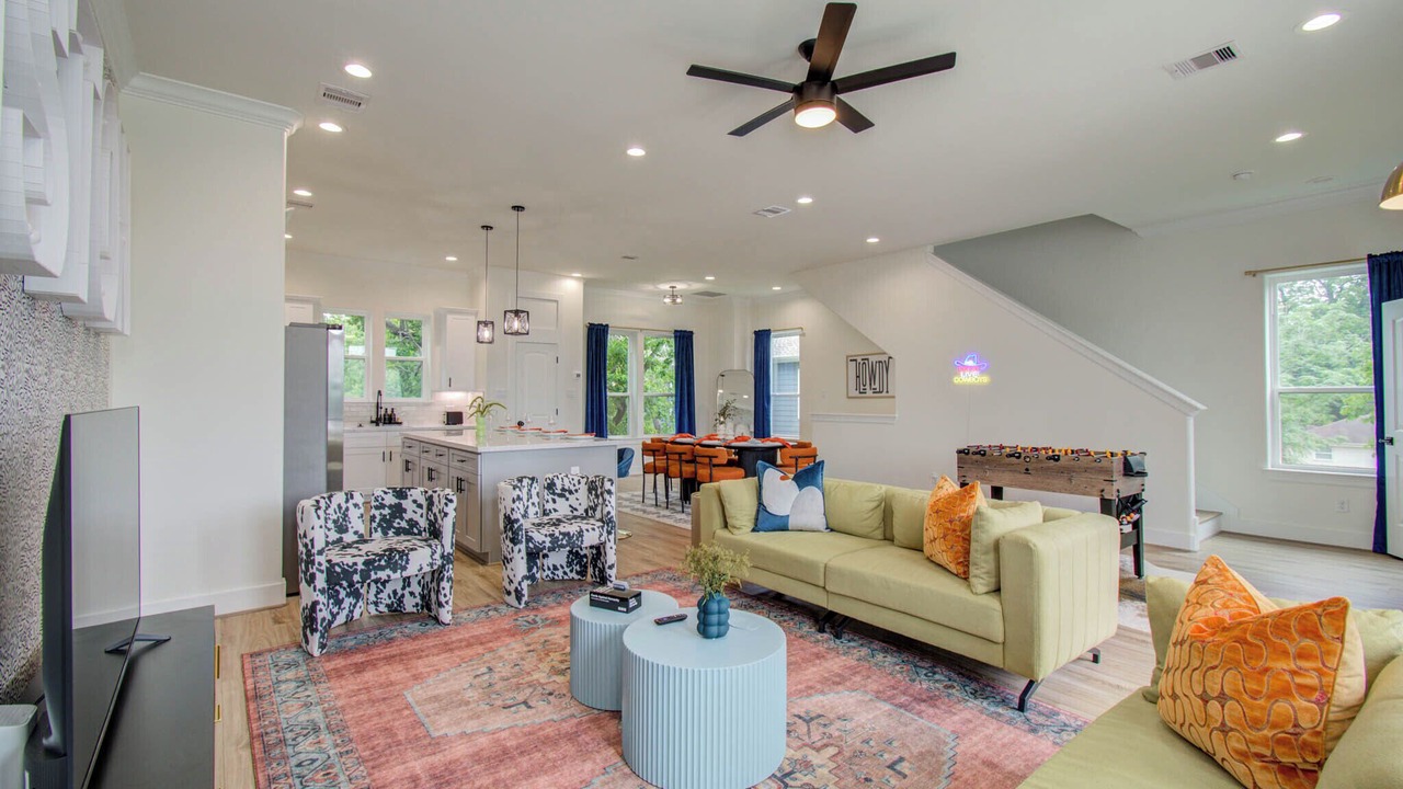 Photo of Livingroom in Greater Third Ward