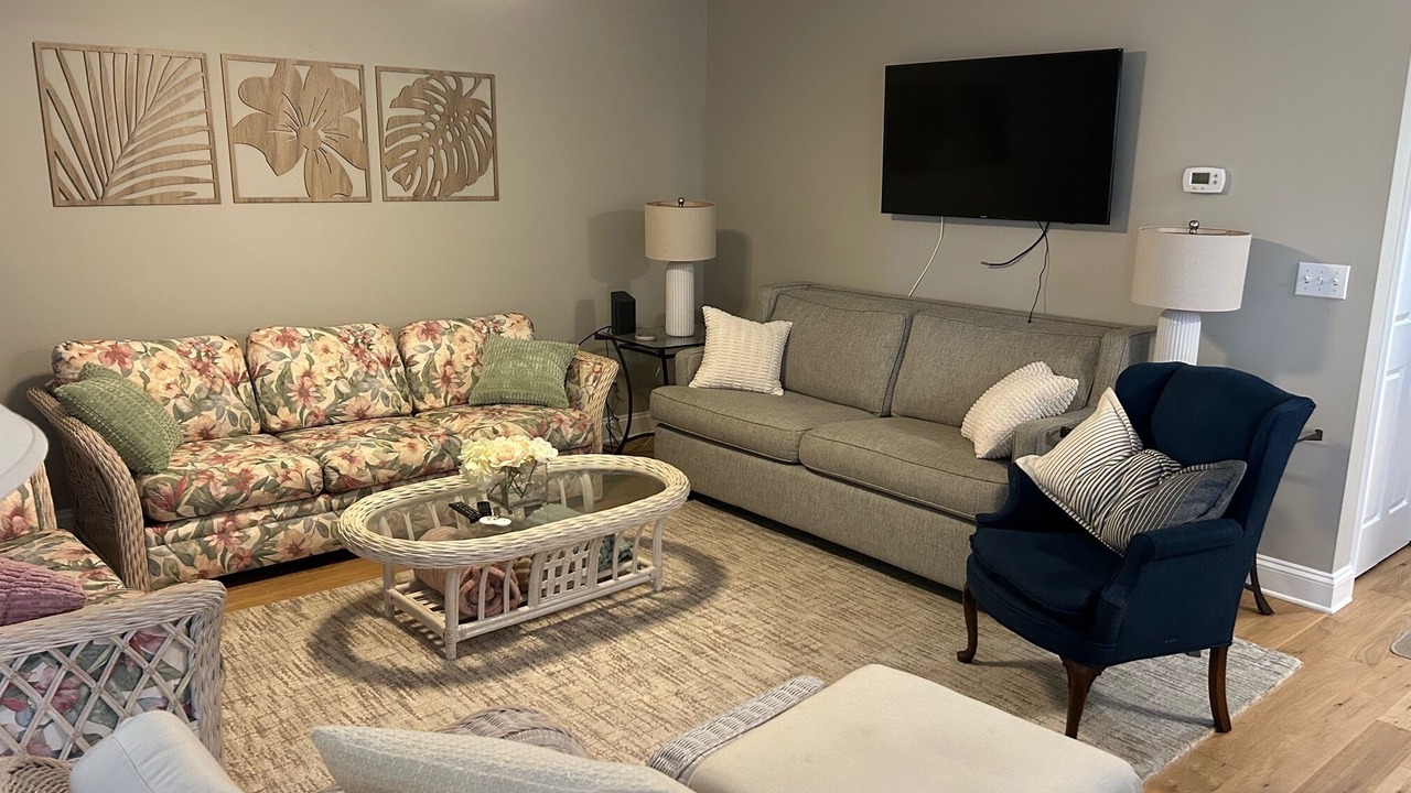 Photo of Livingroom in Heron Harbour Isle