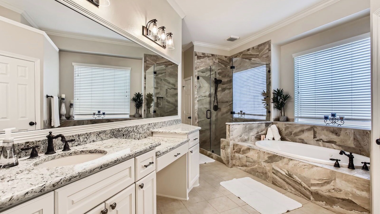 Photo of Bathroom in Porter