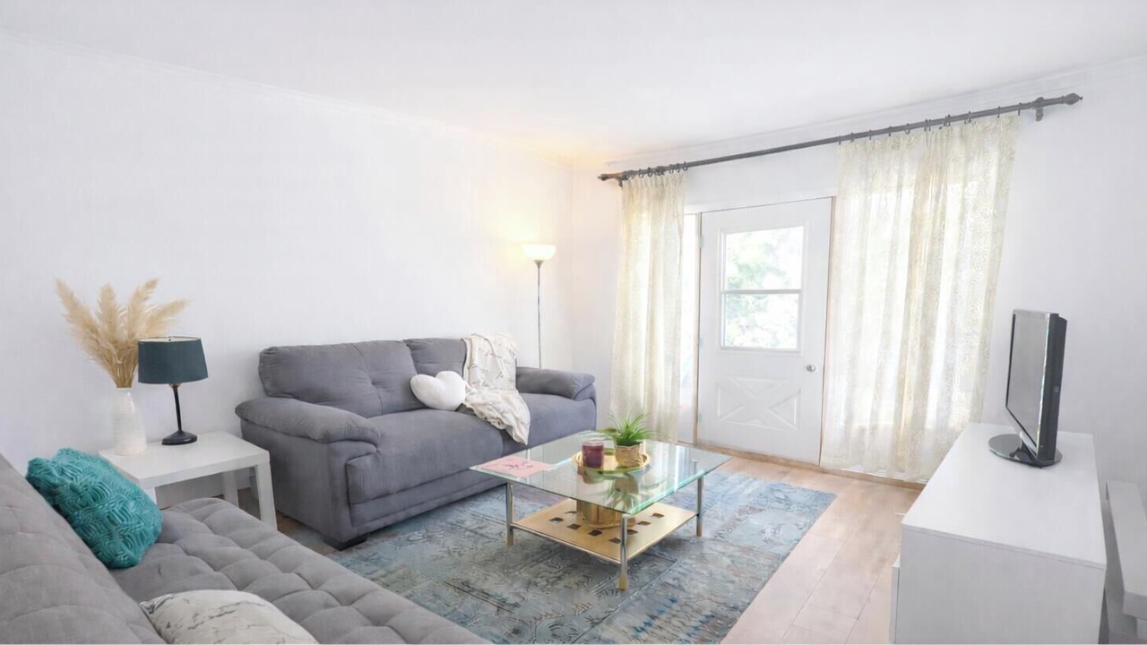 Photo of Livingroom in Ahuntsic