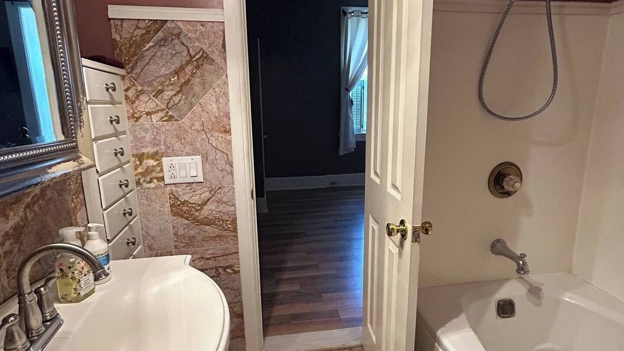 Photo of Bathroom in Albion