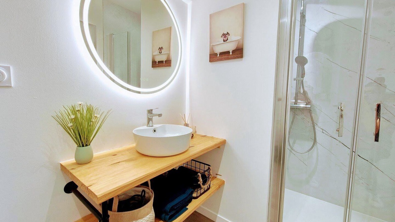 Photo of Bathroom in Cholet