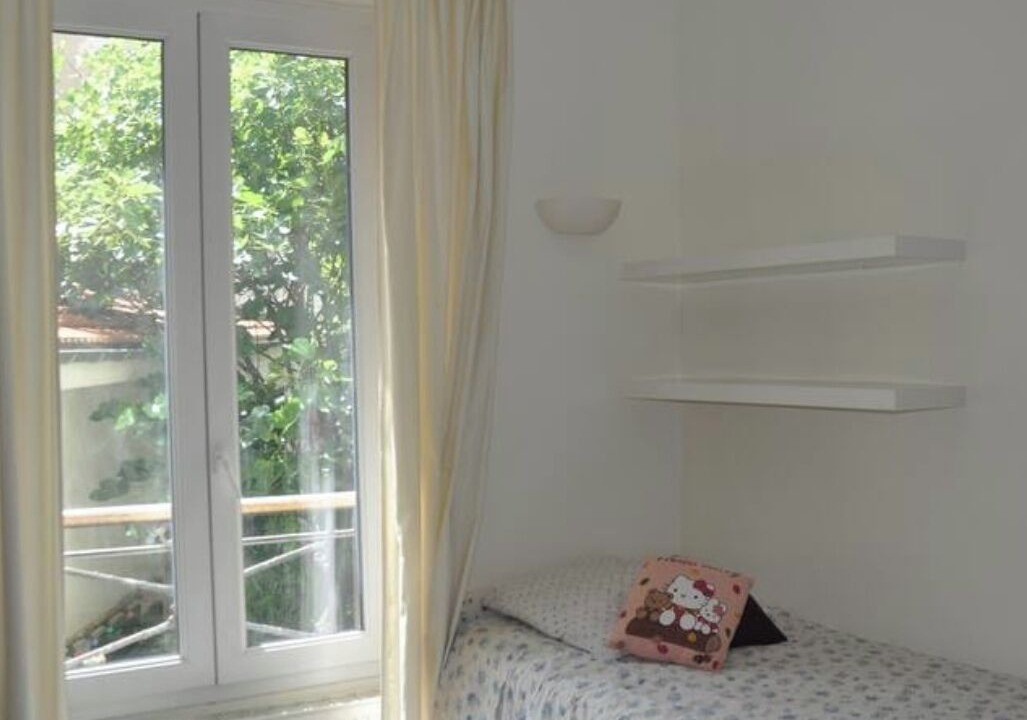 Photo of Bedroom in Notre-Dame-des-Champs