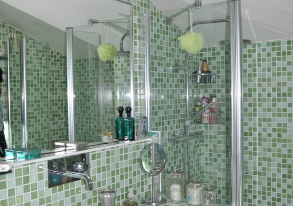 Photo of Bathroom in Notre-Dame-des-Champs