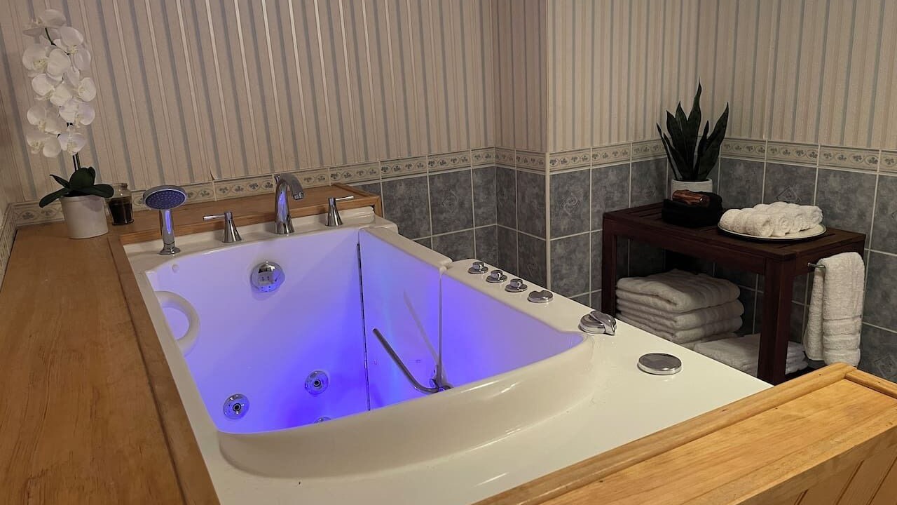 Photo of Bathroom in Town of Macomb