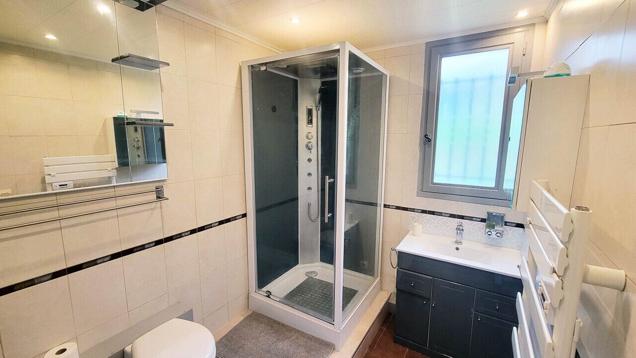 Photo of Bathroom in La Sauvetat-du-Dropt
