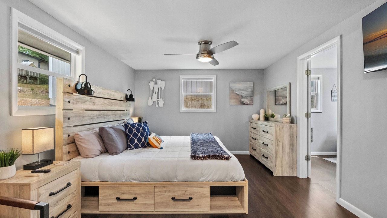 Photo of Bedroom in Grove