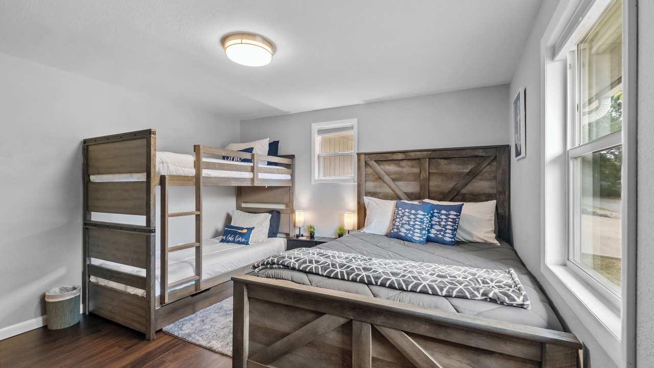 Photo of Bedroom in Grove