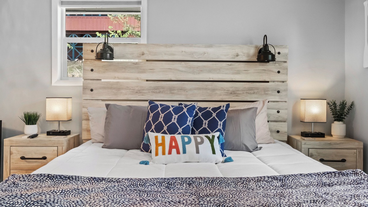 Photo of Bedroom in Grove