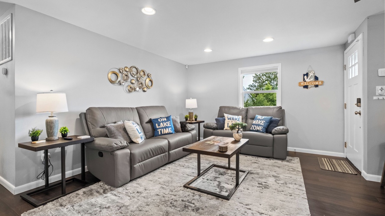 Photo of Livingroom in Grove