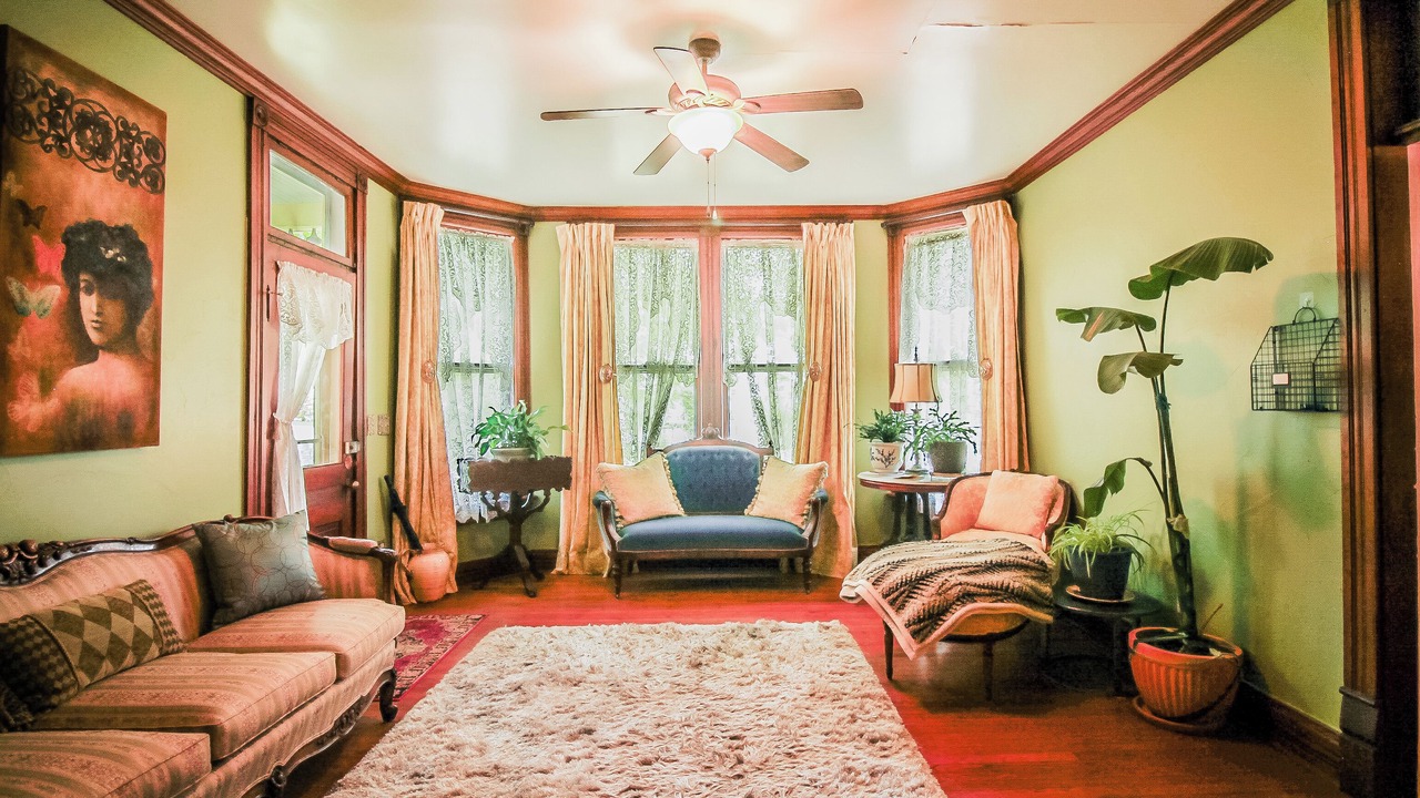 Photo of Livingroom in Eureka Springs Historic District