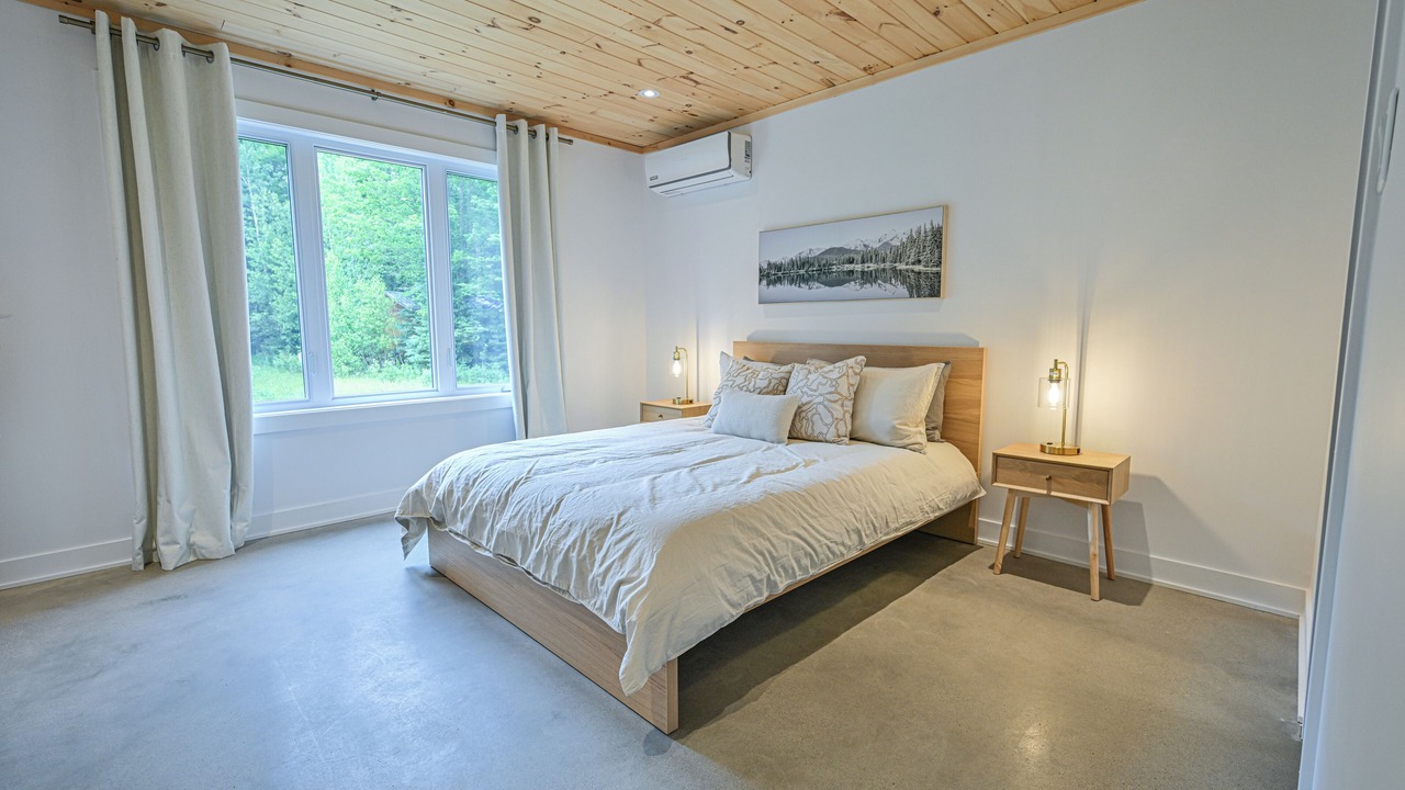 Photo of Bedroom in Mandeville
