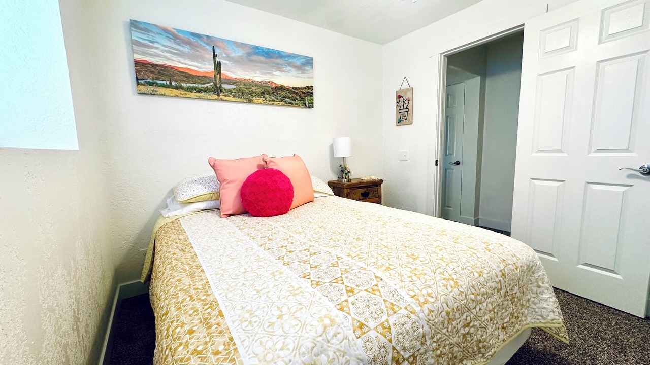 Photo of Bedroom in Thatcher