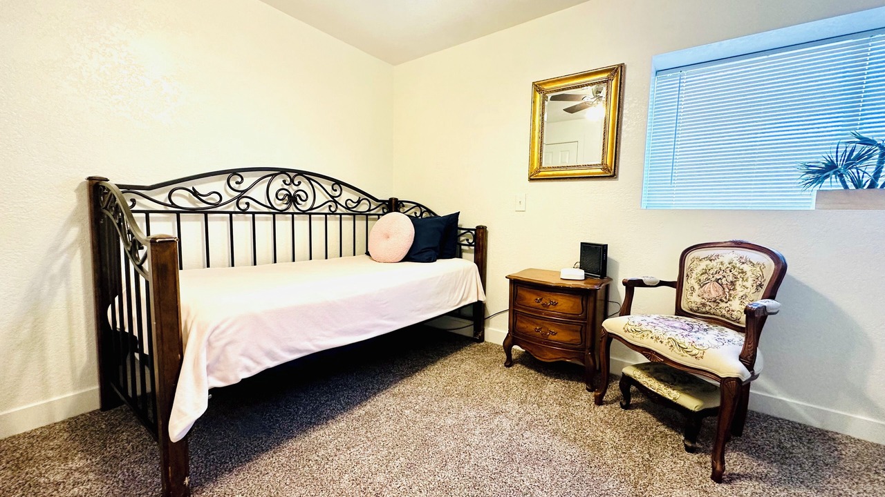 Photo of Bedroom in Thatcher