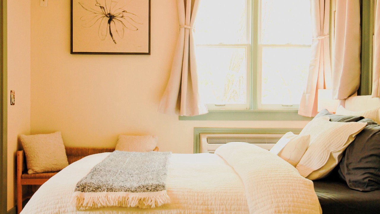 Photo of Bedroom in Eureka Springs Historic District