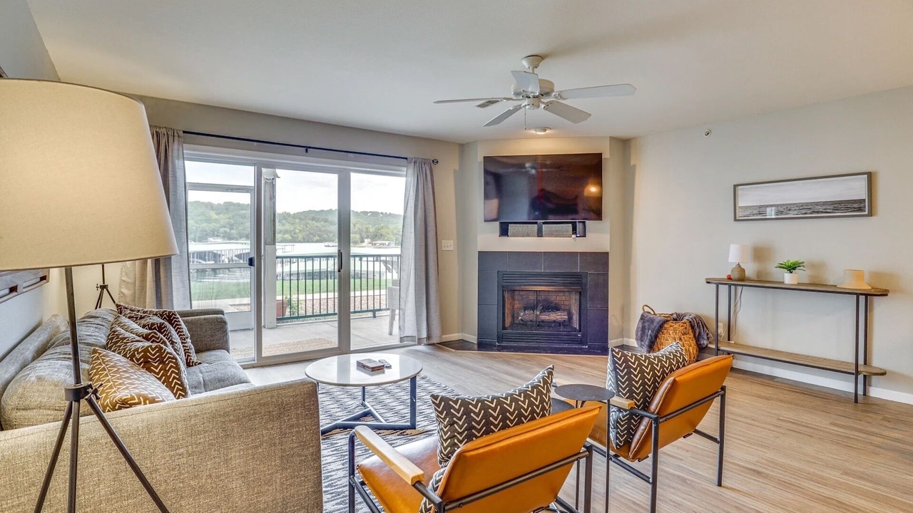 Photo of Livingroom in Camdenton