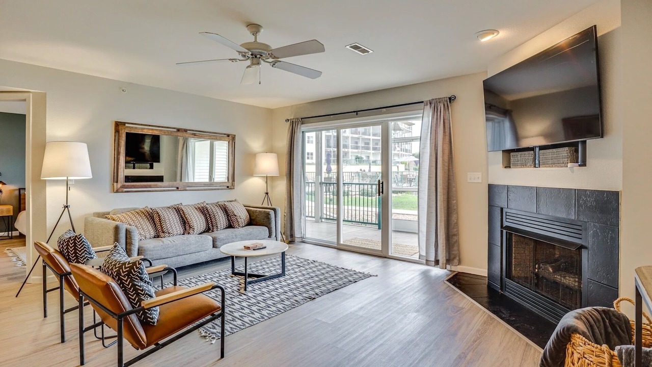Photo of Livingroom in Camdenton