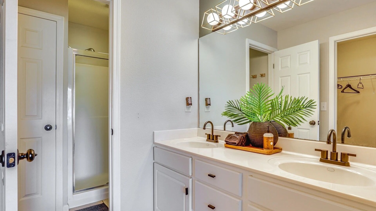Photo of Bathroom in Camdenton