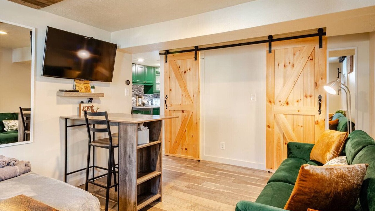 Photo of Livingroom in Burlington