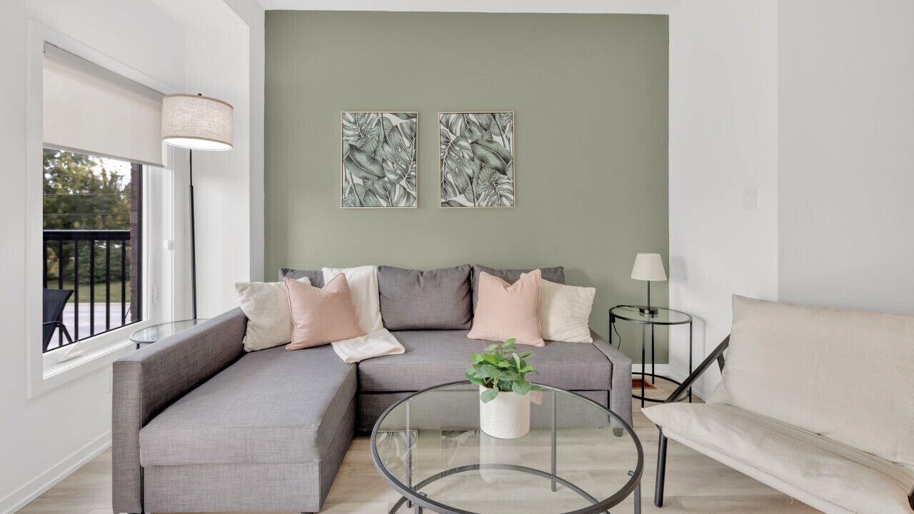 Photo of Livingroom in Ajax