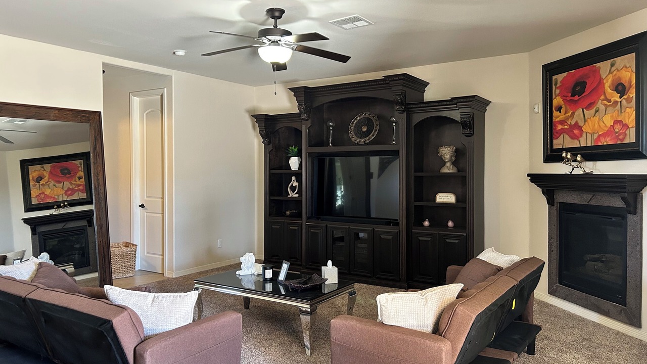 Photo of Livingroom in Biggs Field