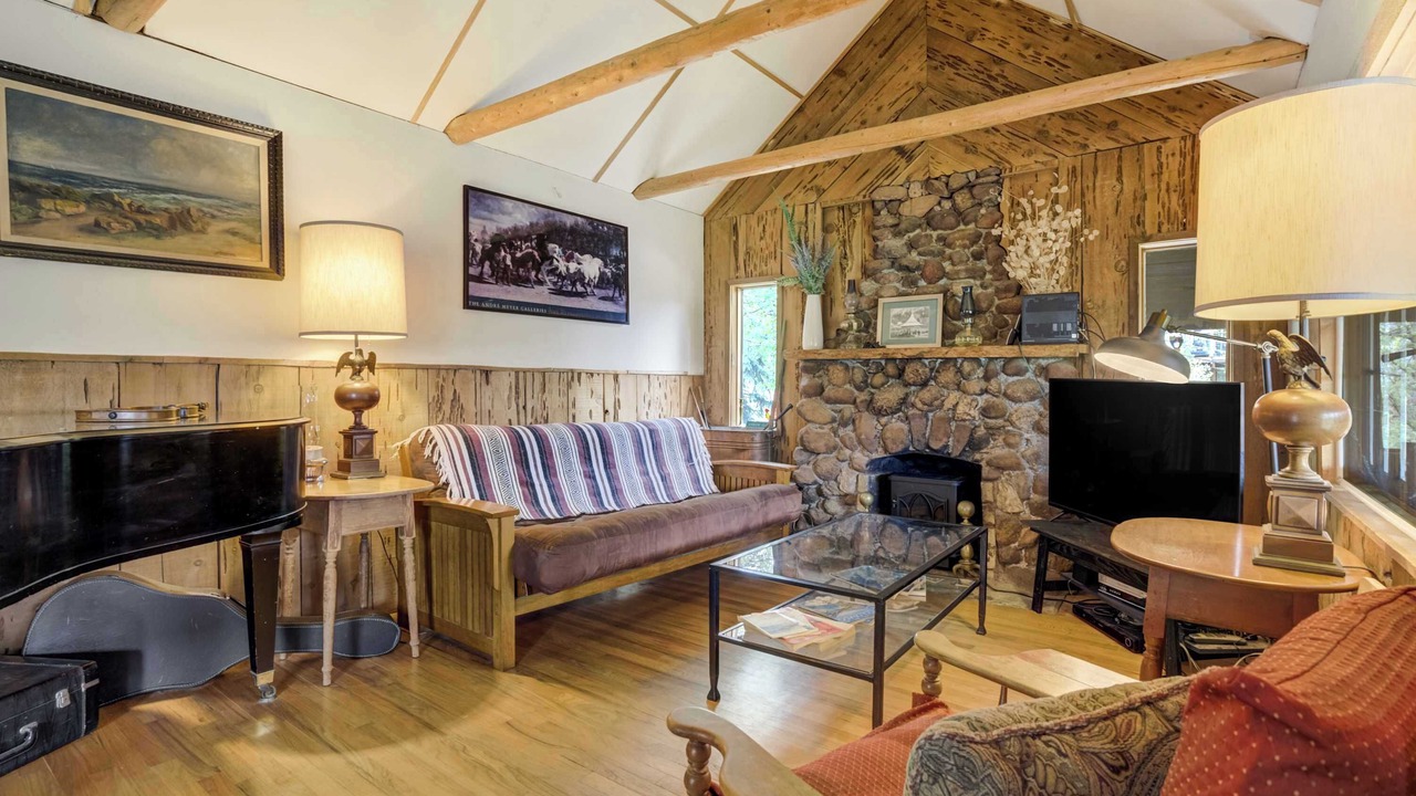 Photo of Bedroom in Green Mountain Falls