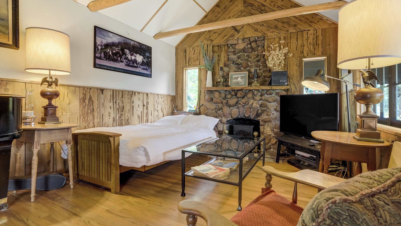 Photo of Bedroom in Green Mountain Falls