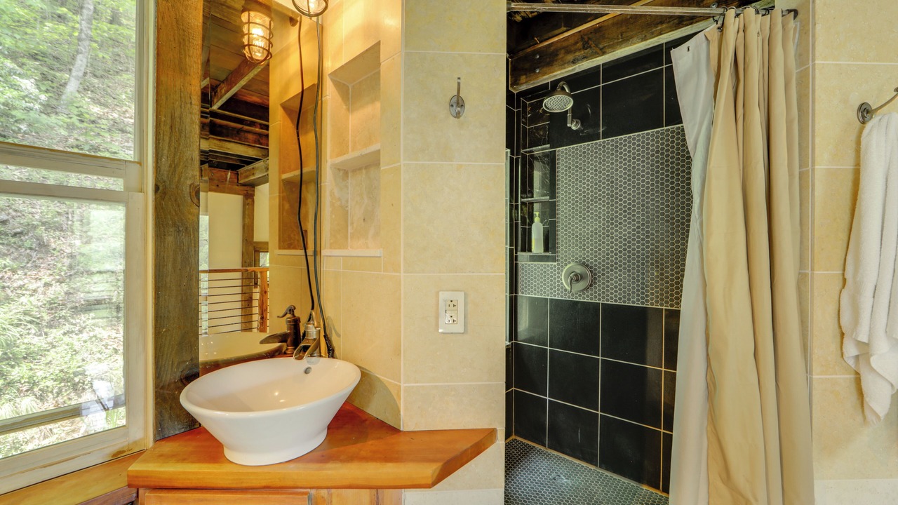 Photo of Bathroom in Cullowhee