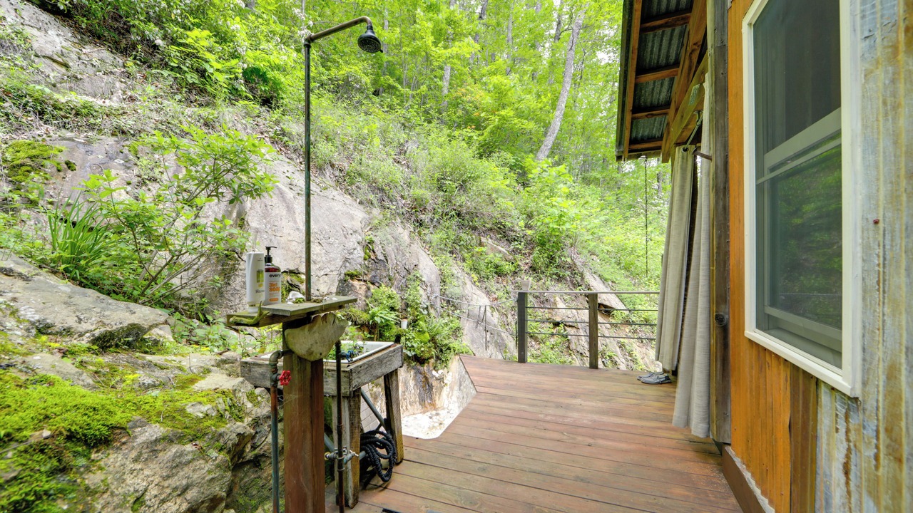 Photo of Patio Balcony in Cullowhee